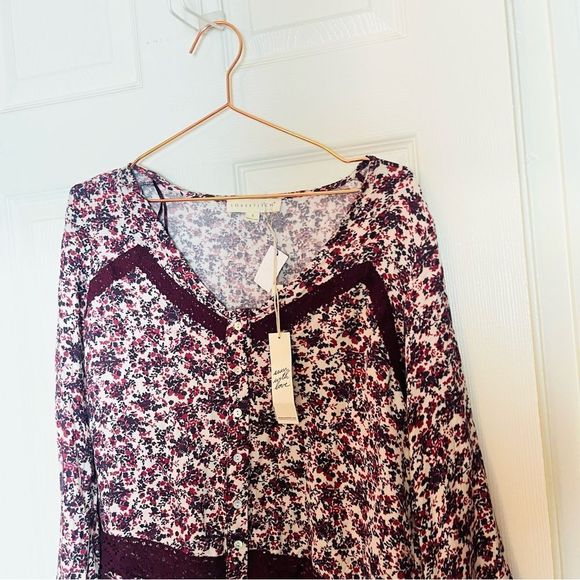 NWT Love Stitch Boho Bell Sleeve Lace Detail Top Small - Picture 6 of 16